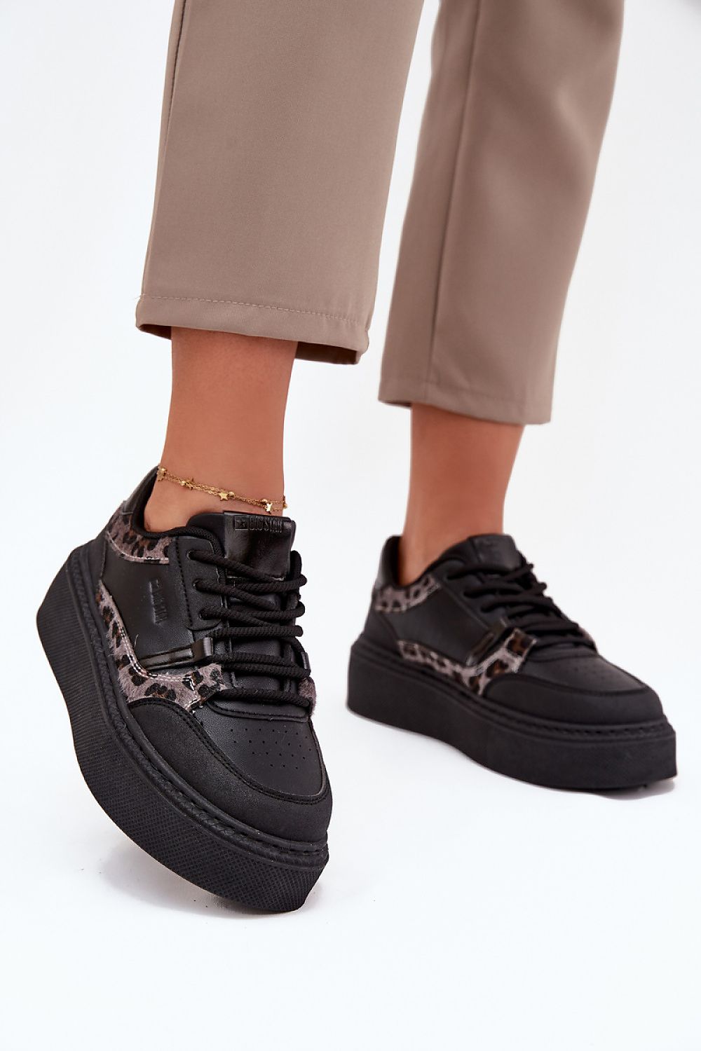  Sport Shoes model 216463 Step in style 