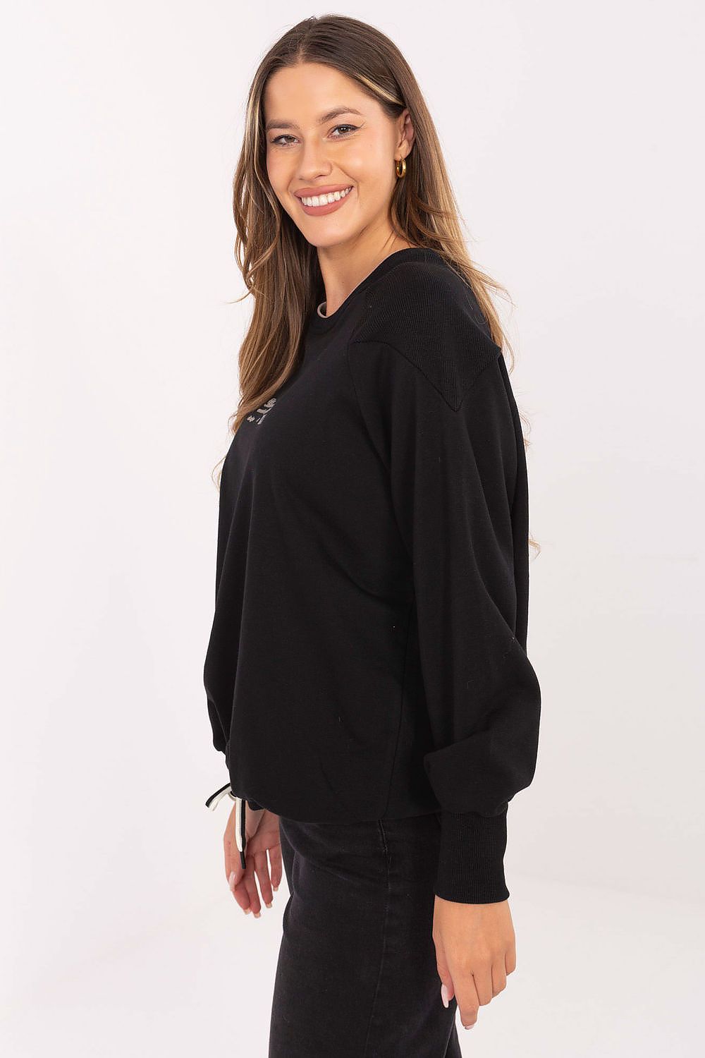  Sweatshirt model 217301 Relevance 