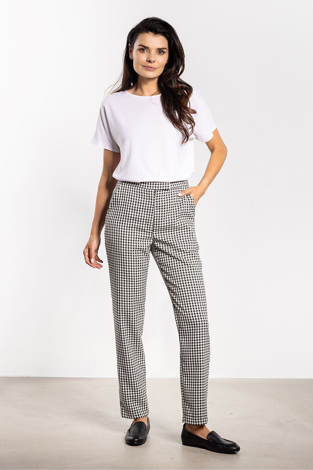  Women trousers model 218973 awama 