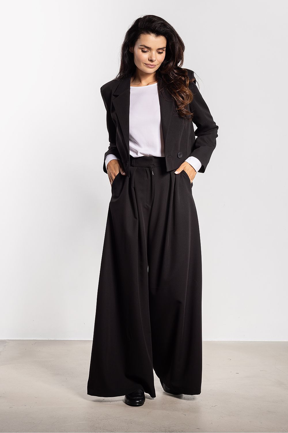  Women trousers model 218989 awama 