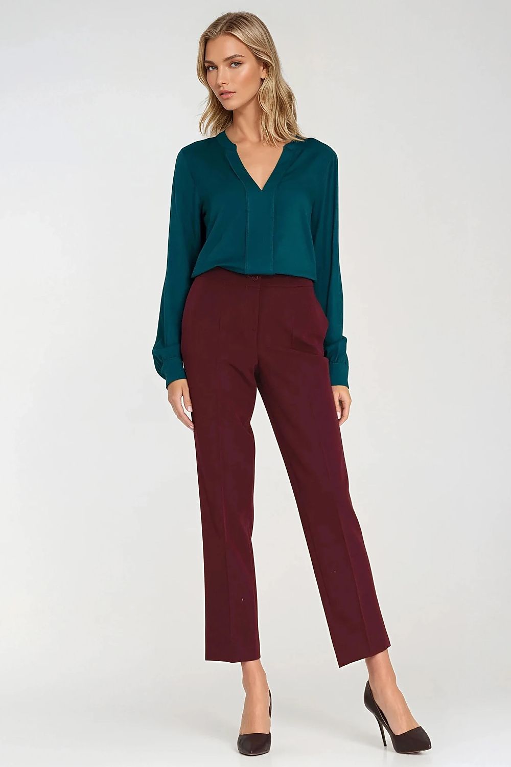  Women trousers model 219766 Nife 